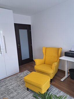 Kreslo s taburetkou - 2