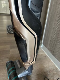 Tyčový vysávač SAMSUNG POWER™ Stick Parquet - 2