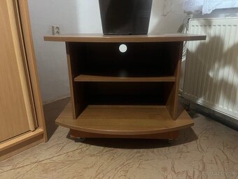 Stolík pod TV - 2