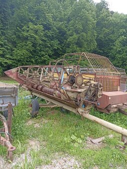 Predám obilný kombajn E-512 - 2