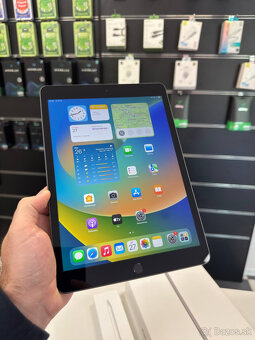 iPad (8. generácia) 32GB Space Gray + Apple Pencil - 2