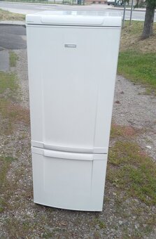 Predám plnefunkčná chladnička s mrazničkou ELECTROLUX - 2