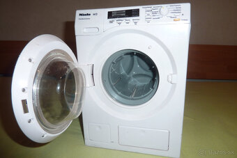 Detská práčka- naozaj perie, vypúšťa vodu, točí sa bubon - 2