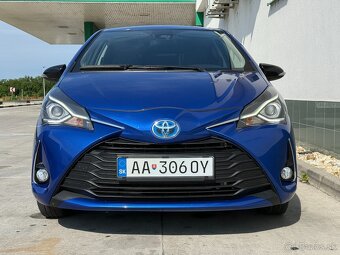 Toyota Yaris 1.5 Hybrid Live e-CTV,75KW.A1.5d.Kamera,Navy..1 - 2