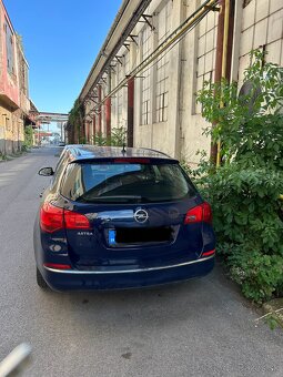 Opel Astra J combi - 2