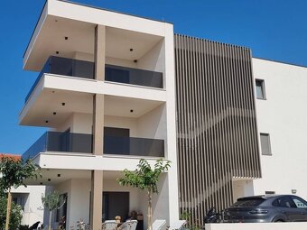 CHORVÁTSKO - 4 izbové apartmány s priestrannými pivnicami - - 2