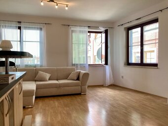 Na prenájom nadštandardný 4-izbový byt v centre, Komárno - 2