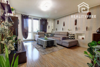 Na predaj 3 izbový byt, kompletne zrekonštruovaný, samostatn - 2