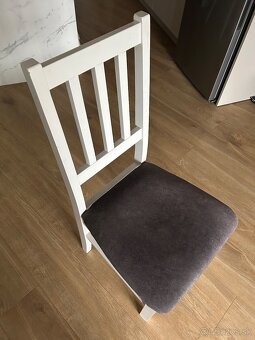 Stôl so stoličkami - 2