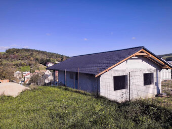 ‼️REZERVOVANÉ‼️ ROZOSTAVANÝ DOM, PREDAJ - VEĽKÉ KRŠTEŇANY‼️ - 2