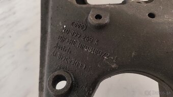 Drziak prevodovky Audi 8K0399263K - 2