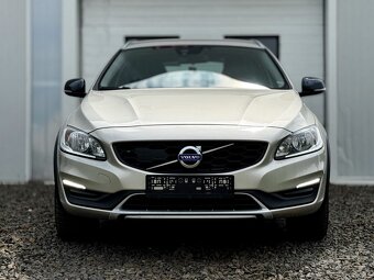 Volvo V60 D3 Cross Country 2.0D,Momentum,1Majiteľ - 2