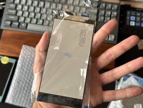 Xperia z5 displej - 2