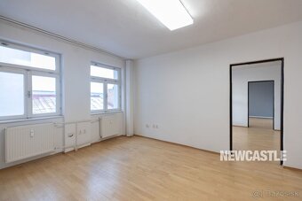 NEWCASTLE⏐Na prenájom kancelárske priestory s parkovaním, pr - 2