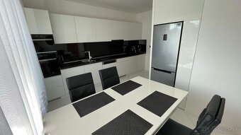Predaj byt Bytča 2+1 62m2 +garsónka 35m2 +garáž 21m2 +terasa - 2