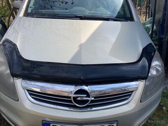 opel zafira b predna maska gril - 2