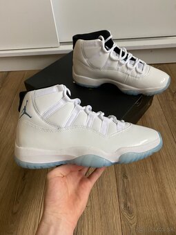 Air Jordan 11 - 2