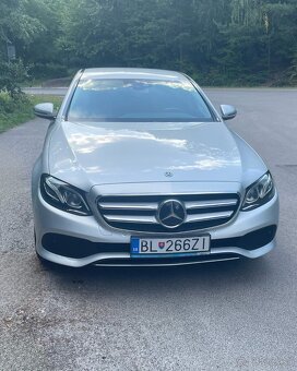 Mercedes-Benz E 200d sedan 4MATIC A/T - 2