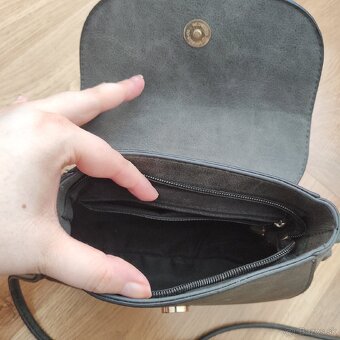 Crossbody kabelka sivá - 2
