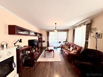 Ponúkame Vám na predaj 5 izbový rodinný dom v obci Bajč - 2