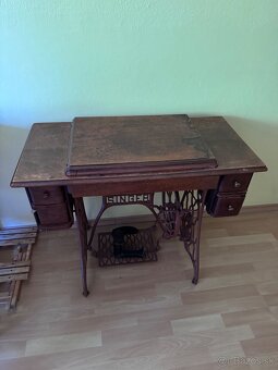 Predám starožitný šijací stroj SINGER (cca 1910) – originál - 2