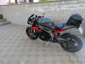 Triumph speed triple R - 2
