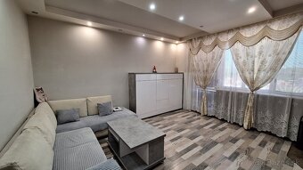 3 izbový byt, vlastné kúrenie, 2 kúpeľne, úplná rekonštrukci - 2