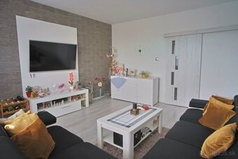 3 izbový byt na predaj v Brezne časť Mazorníkovo s peknými v - 2