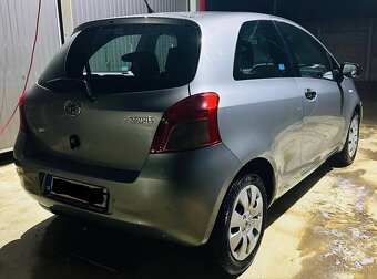TOYOTA YARIS 1.0 B 3D - 2