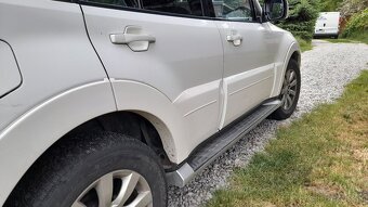 Mitsubishi Pajero - 2