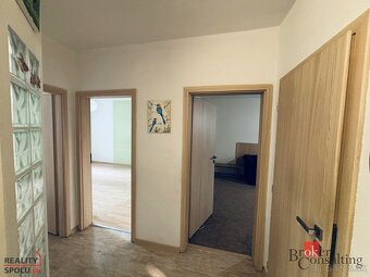 Na predaj 3-izbový byt s výhľadom na Urpín, Radvaň - 2