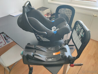 BRITAX RÖMER Autosedačka Baby-Safe + základňa ISOFIX - 2