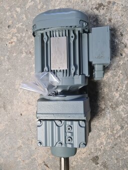 Predám novú priamu prevodovku SEW a el.motor 1,1kW - 2