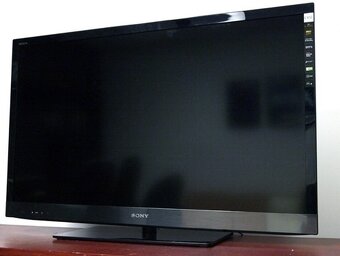 Predam malo pouzivany 40" TV SONY KDL-40EX302 LED Full HD - 2