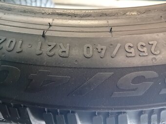 255/40r21 - 2