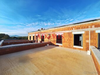 ADOMIS - predám exkluzívny 4-izbový tehlový dom 220m2,garáž, - 2