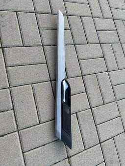 Dekorova lišta vodičových dverí passat b8 - 2