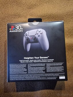 PS5 DualSense 30th Anniversary ovládač - 2