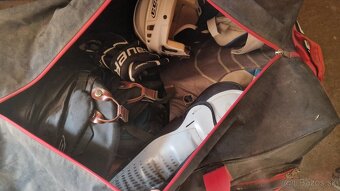 Hokejova vystroj - 2