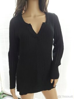 Čierny pulóver L/40 - 2