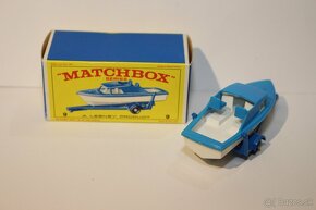 Matchbox RW Cabin cruiser and trailer - 2