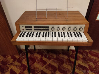 Predám elektrické harmonium zn. Philips, funkčné. - 2