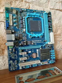 Doska GIGABYTE M68MT-S2, socket AM3+, podpora AMD FX - 2