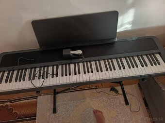Klavír KORG - 2