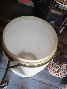 Plastovy sud - 2