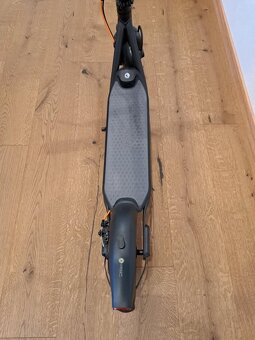 Elektricka kolobezka Ninebot Kickscooter f30 - 2