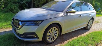 Škoda Octavia IV 1,5TSI e-TEC DSG Style r. 6/2023 - 2