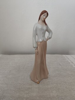 Royal dux žena dievča porcelánová soška - 2
