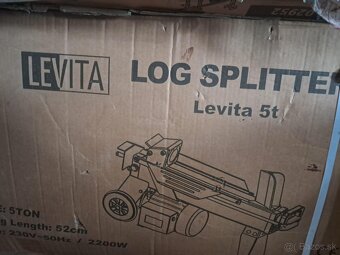 ŠTIEPAČKA NA DREVO - 2