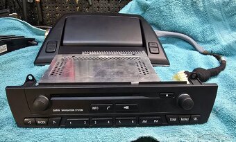 Radio a displej bmw x3 e83 - 2